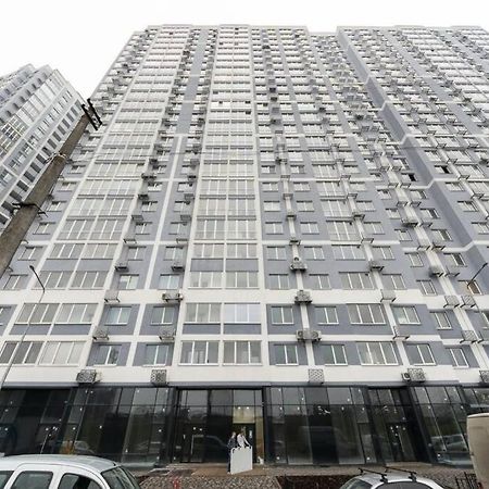 Современные Апартаменты Метро Харьковская Генератор В Доме كييف المظهر الخارجي الصورة